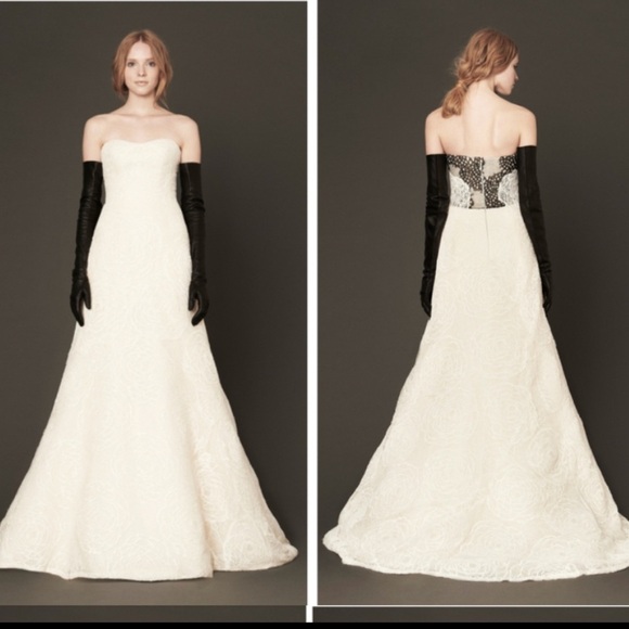 Vera Wang luxe Bridal Gown Black And White Size 10. 2014 Runway. Lace - Picture 1 of 16